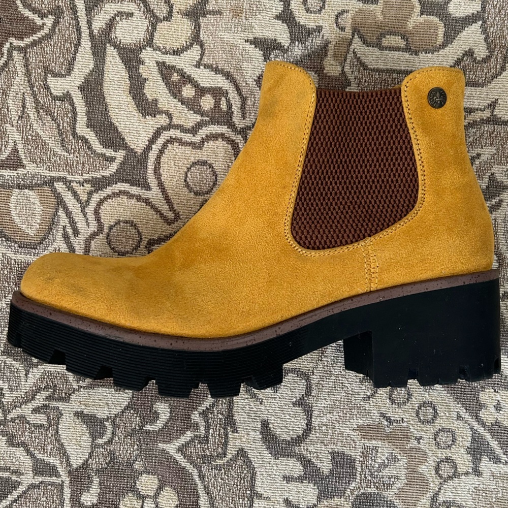 Rieker Faux Suede Chelsea Ankle Boots. Chunky Heel. Ladies Euro 36 (US 5.5)